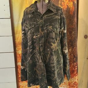 Bear Ridge leaf Camouflage print button down long sleeve hunting shirt sz large